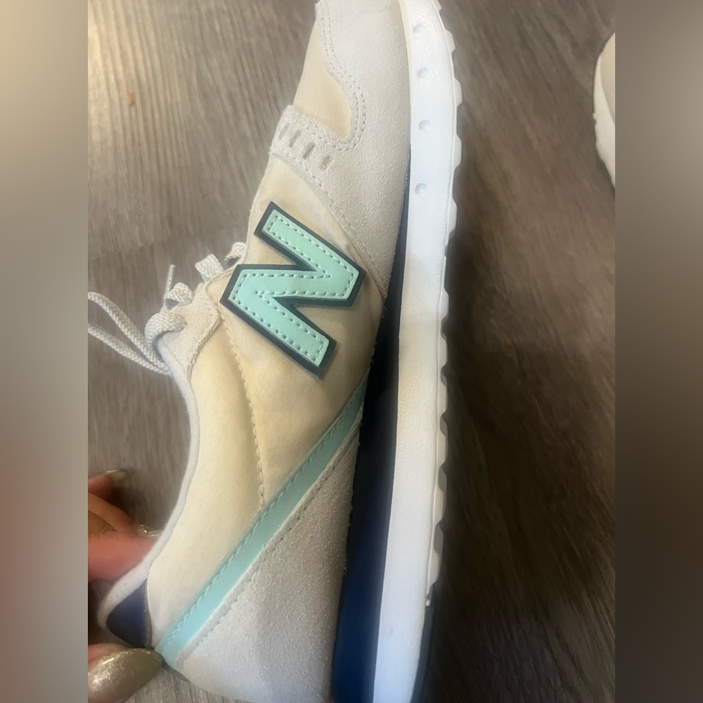 New balance - Picture 8 of 9